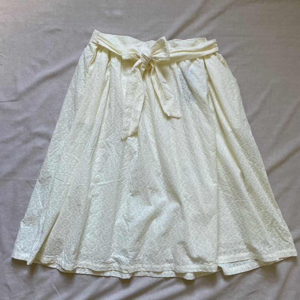 Lace overlay skirt with bow